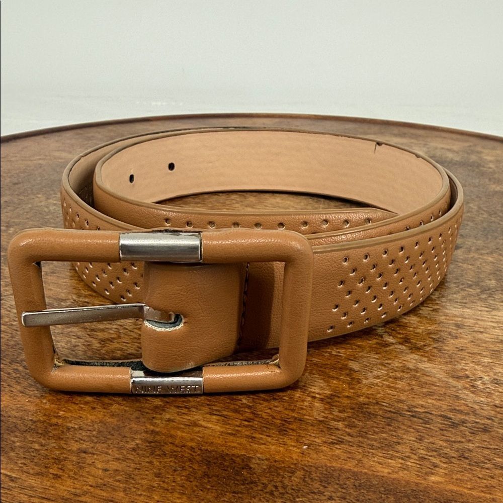 Nine West Belt Wm Small Perforated Tan Faux Leather Elegant Quiet Luxury Classic